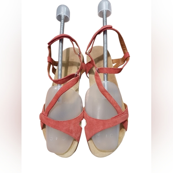Benvado Suede Sandal Tan/Red Strappy Size 7 - Picture 2 of 6